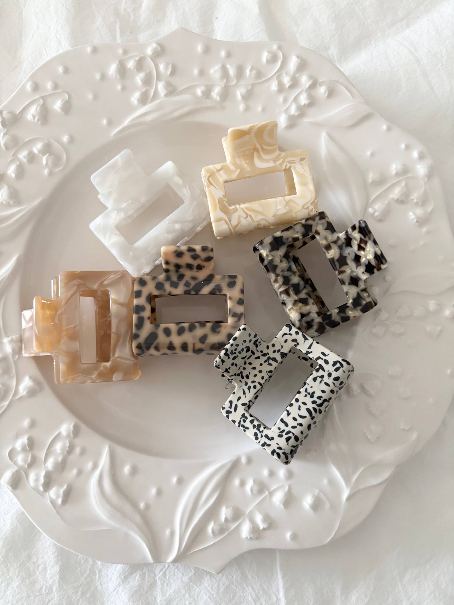 Modern Square Hair Claw (CAMILA-NEUTRAL)