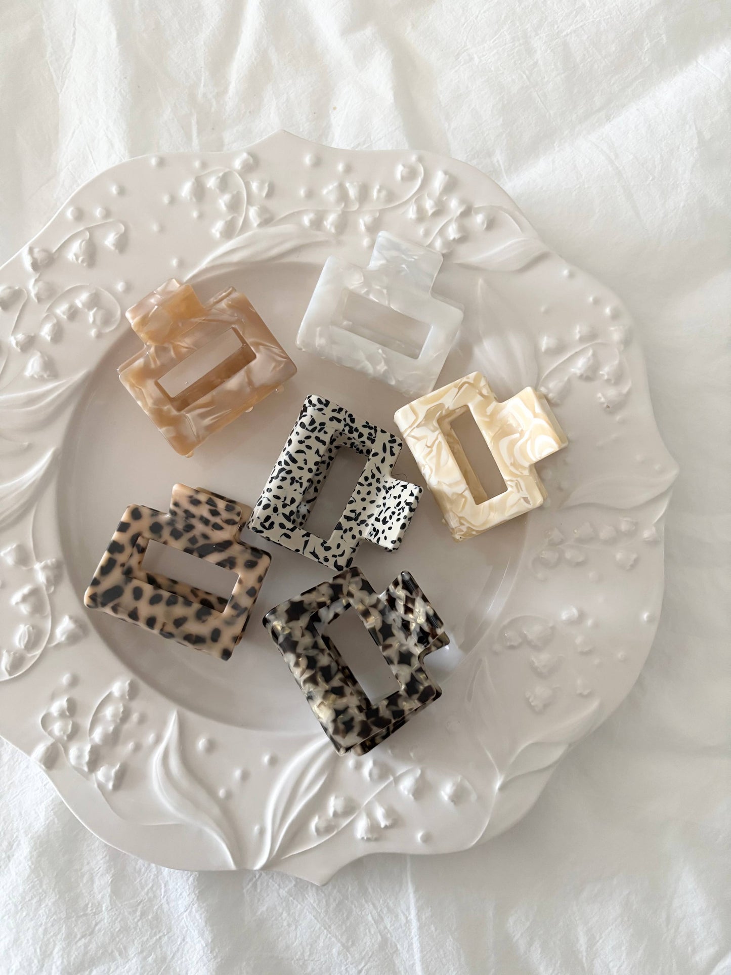 Modern Square Hair Claw (CAMILA-NEUTRAL)