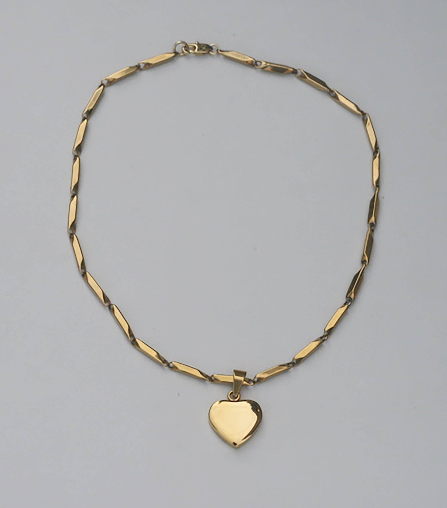 FARRAH Gold Heart Charm Pendant Necklace: 16"
