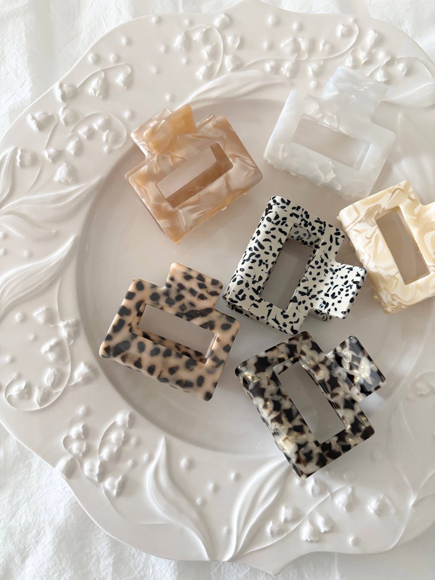 Modern Square Hair Claw (CAMILA-NEUTRAL)