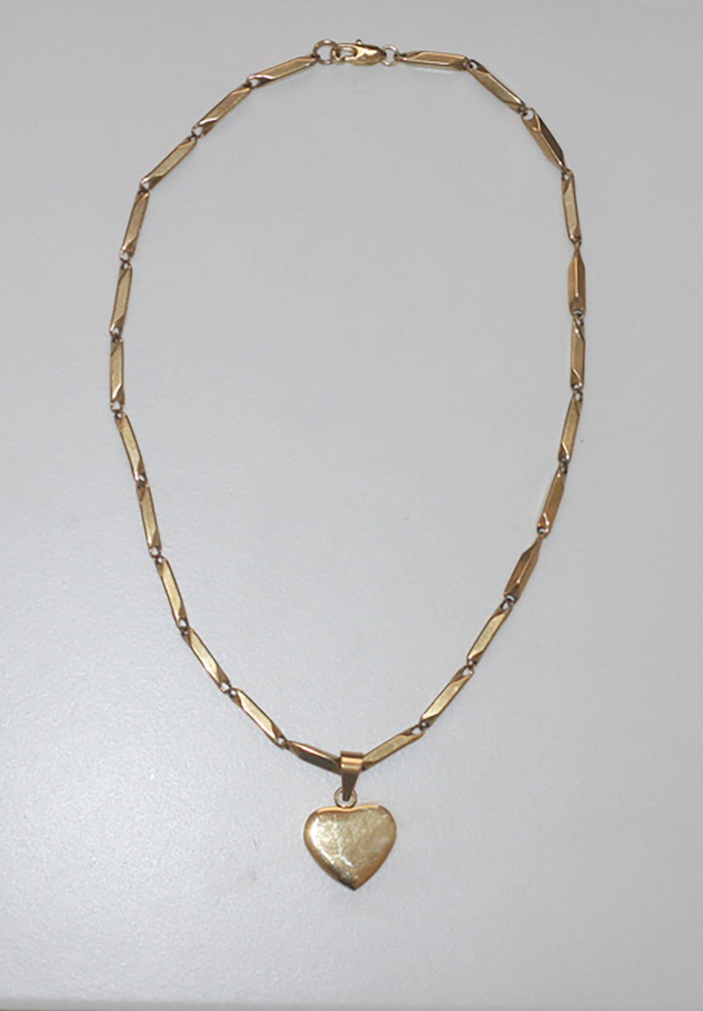 FARRAH Gold Heart Charm Pendant Necklace: 16"